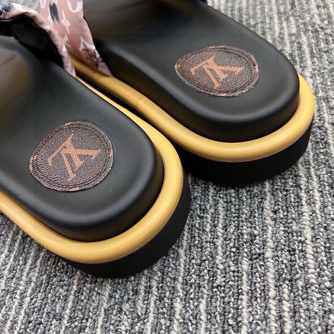 5QE12ZDE Stylish Slippers