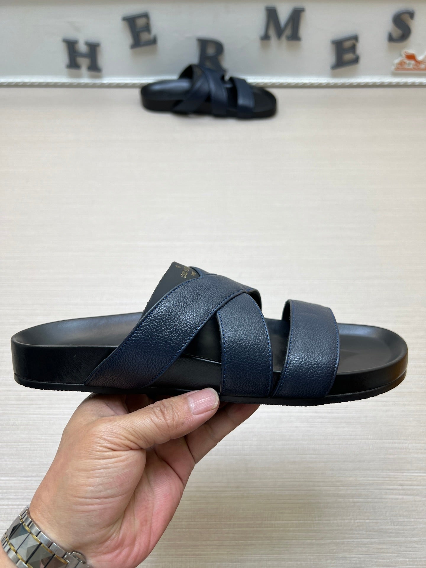 54E89ZDE Stylish slippers