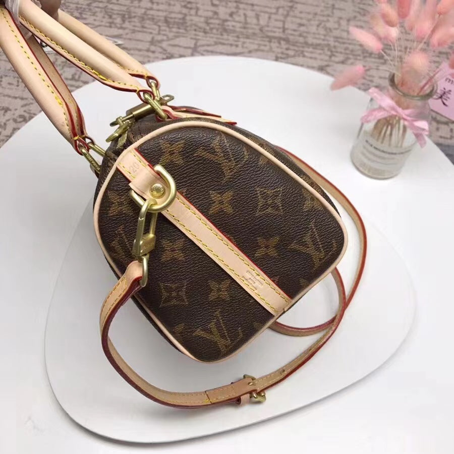 9E1BDE Stylish leather bag