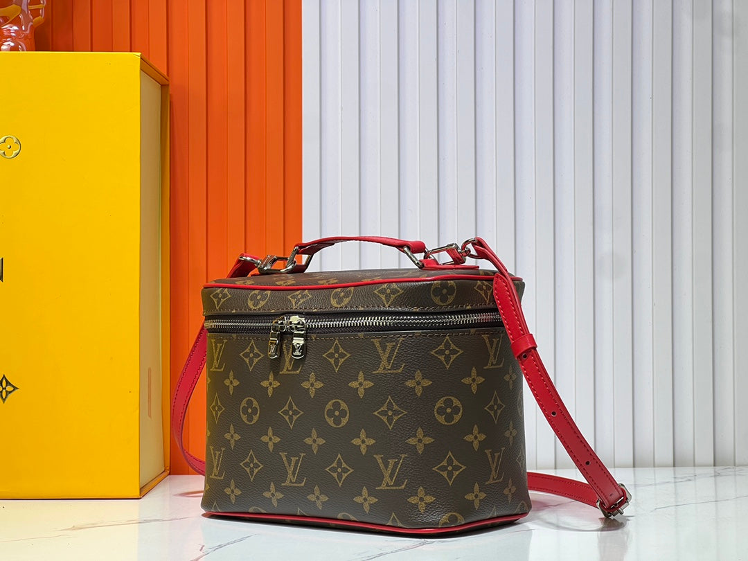 15XE10BDE Stylish leather bag