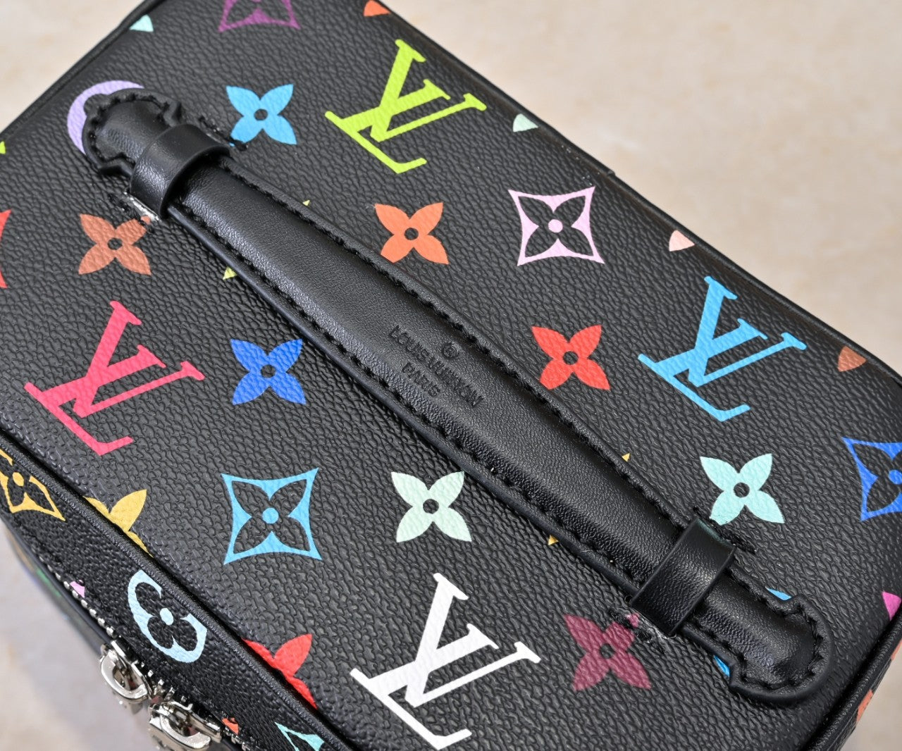 15XE11BDE Stylish leather bag