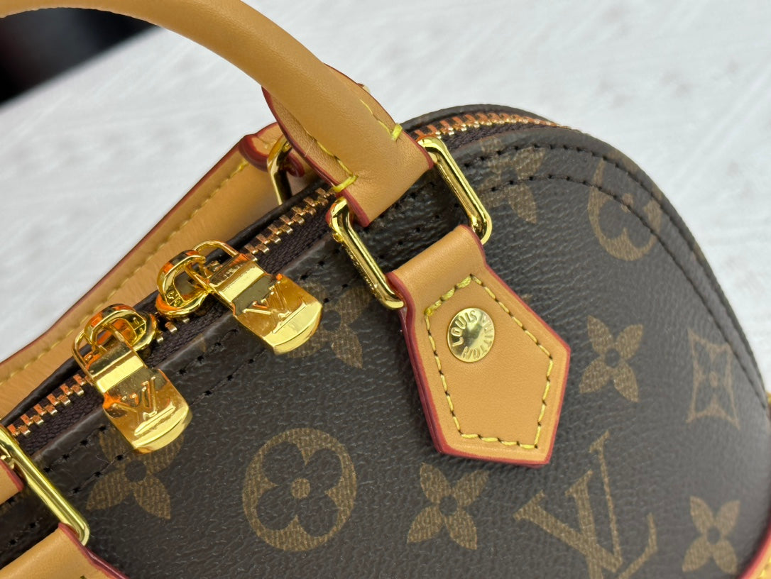 155XE20BDE Stylish leather bag