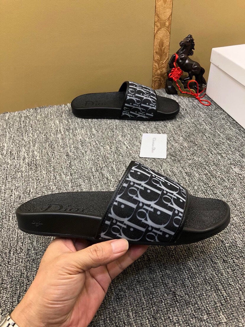 54D50ZDE Stylish slippers