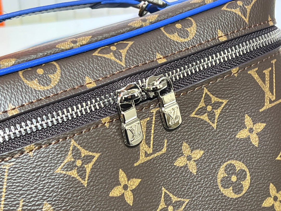 15XE10BDE Stylish leather bag