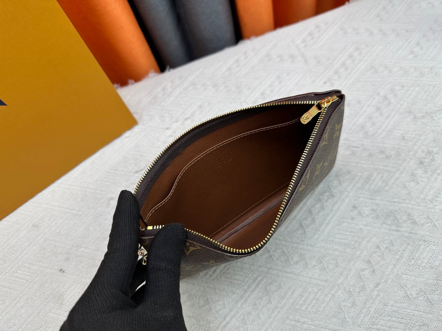 195NE10BDE Stylish Wallets