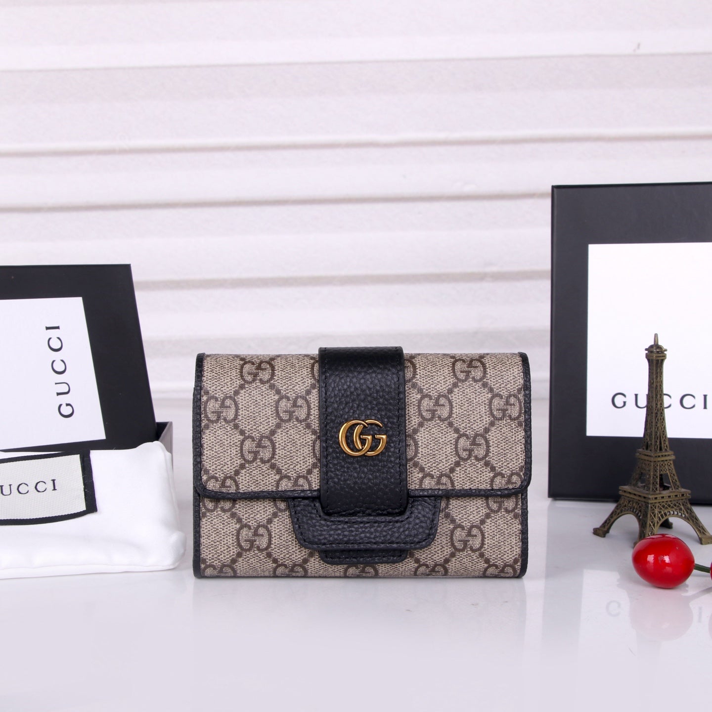 155NB52BDE Stylish leather bag