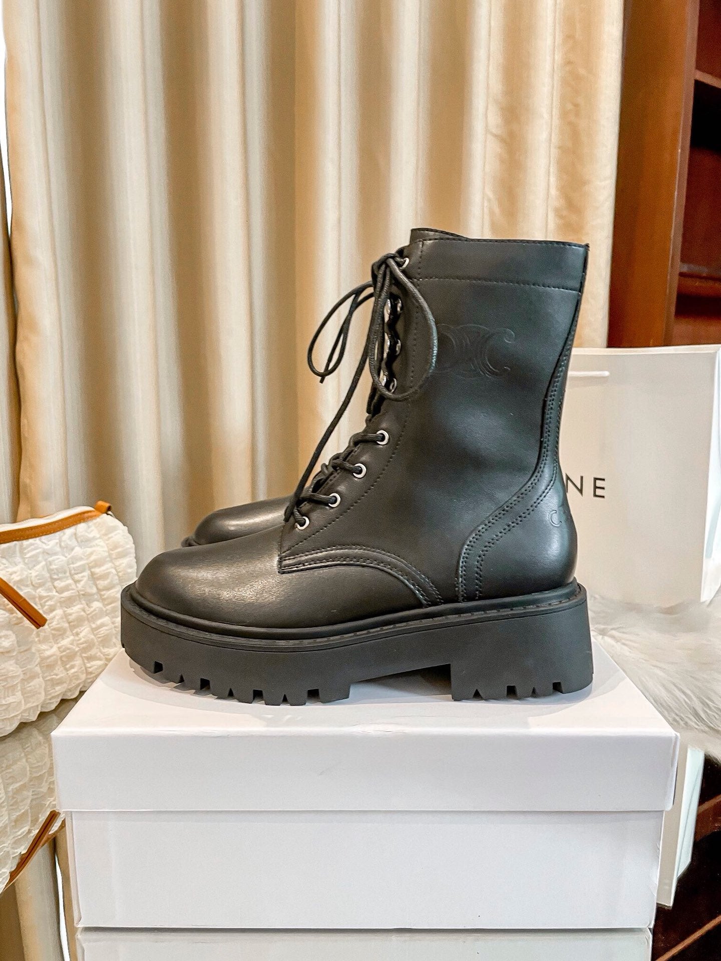 1JCL7ZDE Stylish leather boots