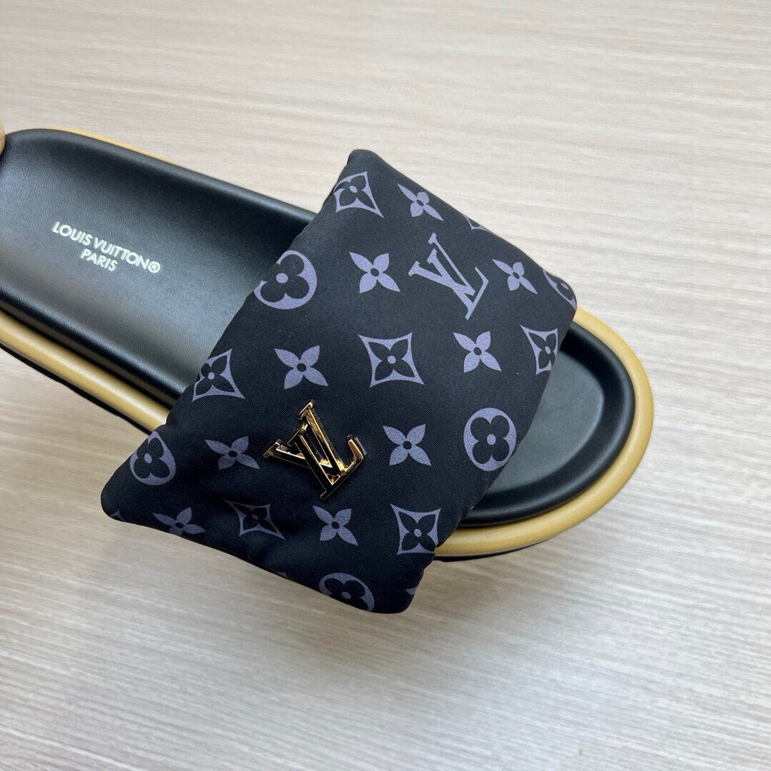 5QE10ZDE Stylish Slippers