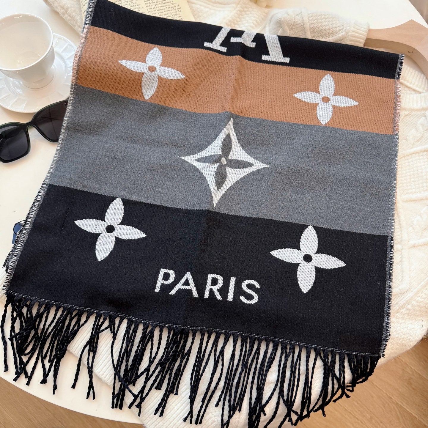 175RE43WDE Stylish Winter Scarves