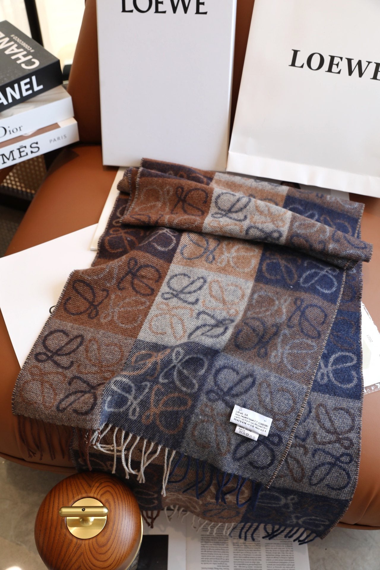 175RA13WDE Stylish Winter Scarves
