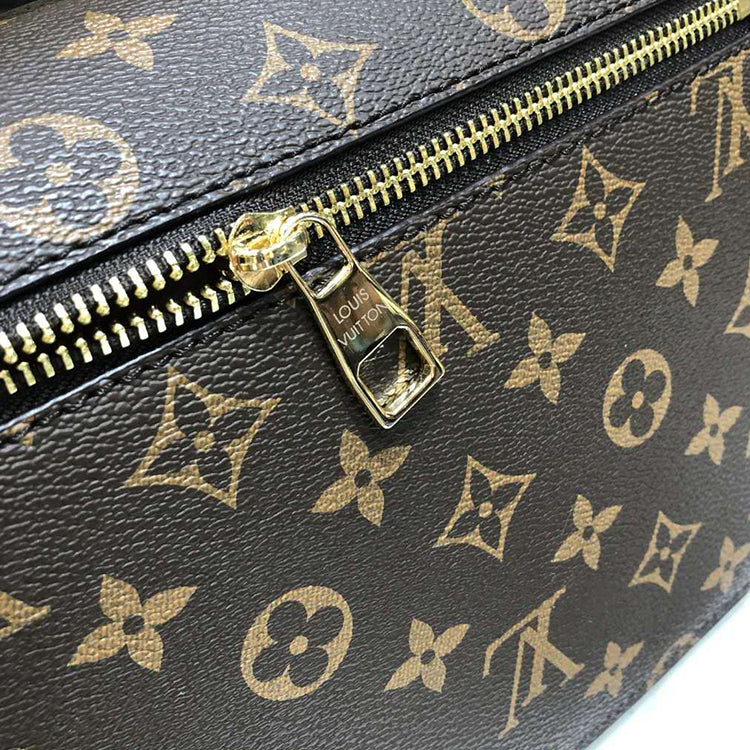 1E65BDE Stylish leather bag