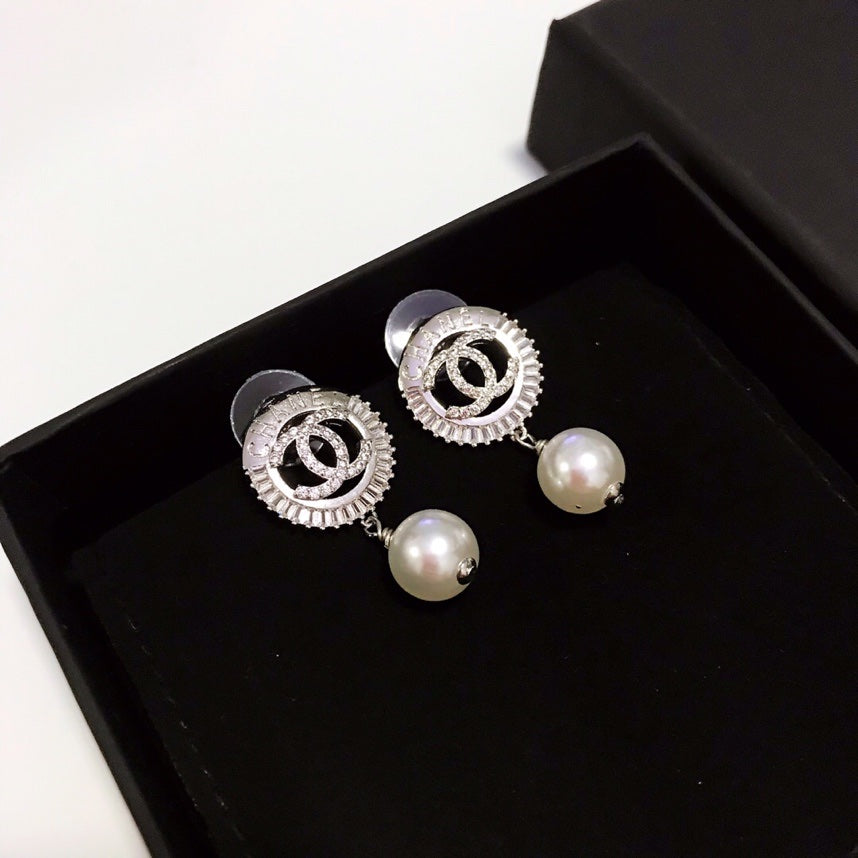 14C792EDE Stylish Earrings