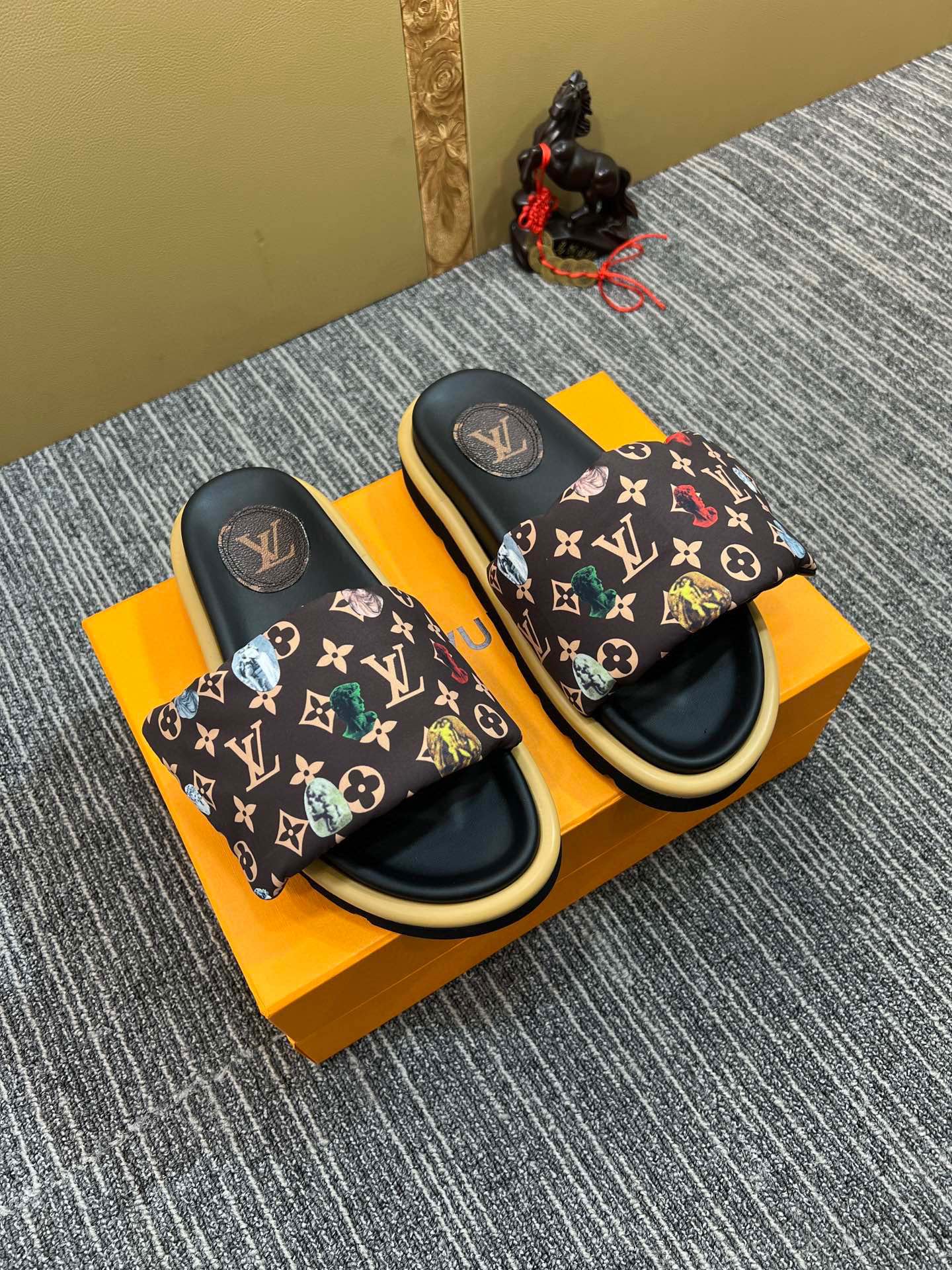 5XF120ZDE Stylish leather quality Slippers