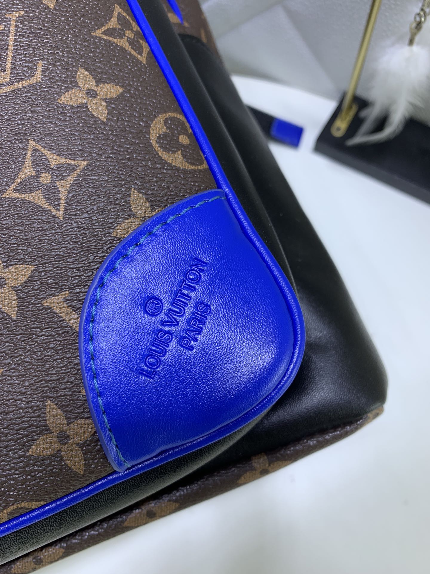 2XE346BDE Stylish leather bag