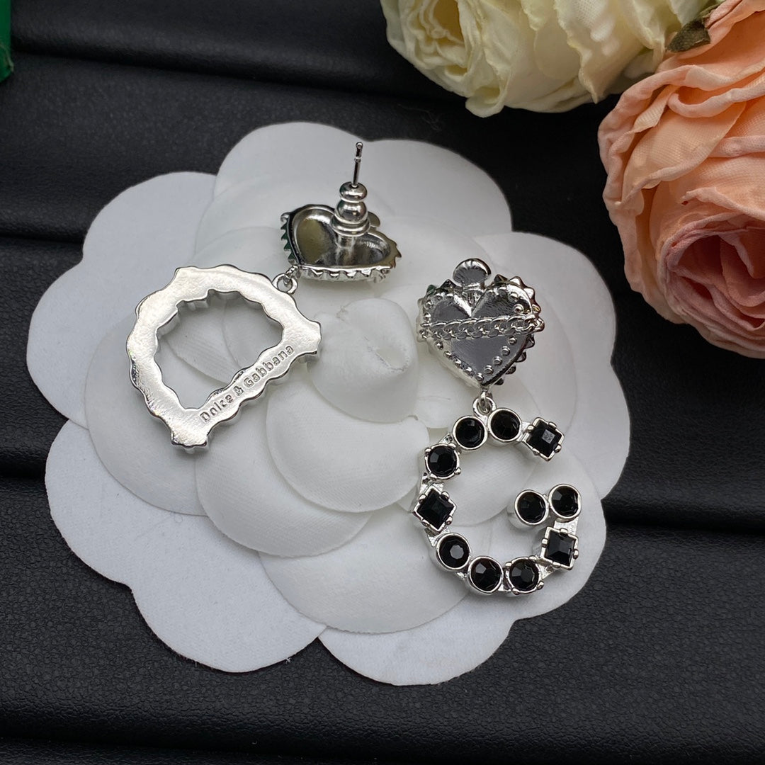 14D1070EDE Stylish Earrings