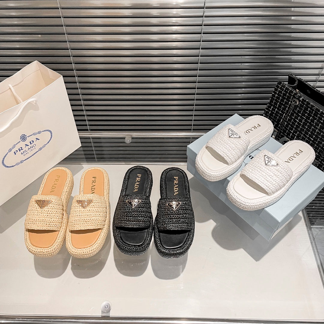 14PD21ZDE Stylish slippers