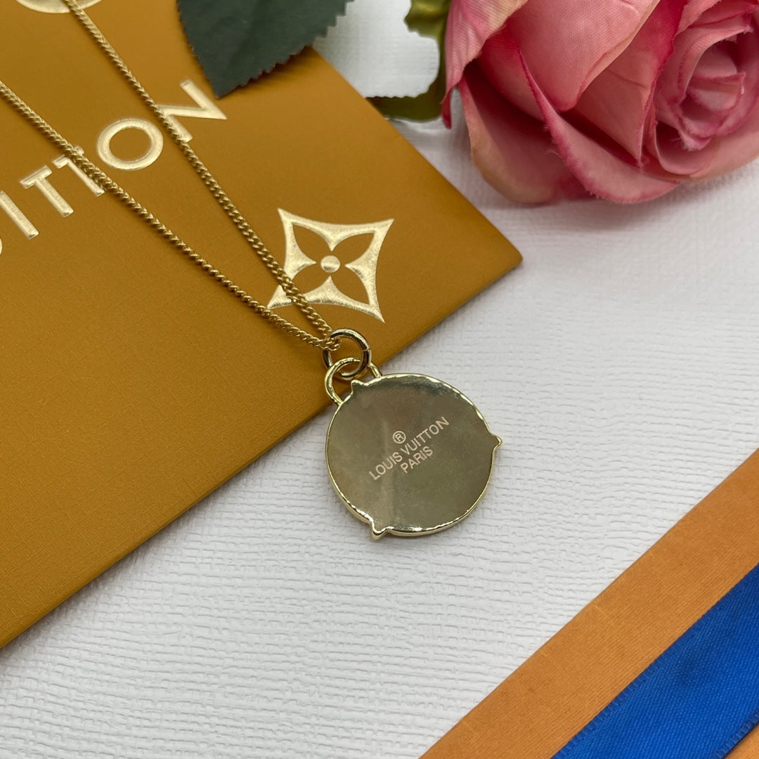 1YE246XDE Stylish Necklaces