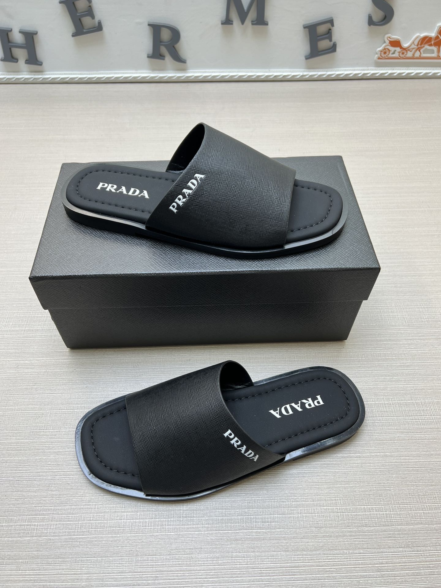 54PD72ZDE Stylish slippers