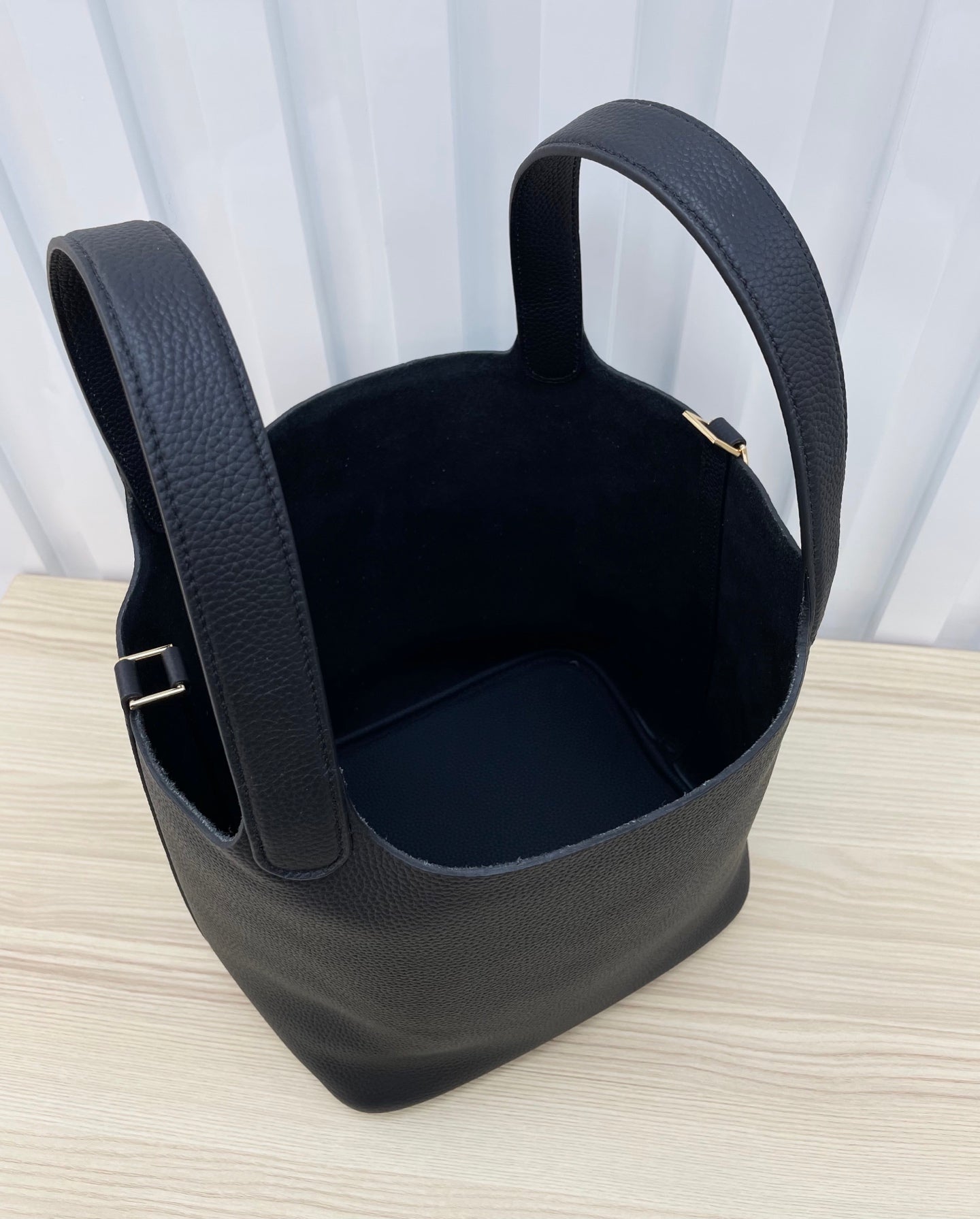 15RH5BDE Stylish leather bag