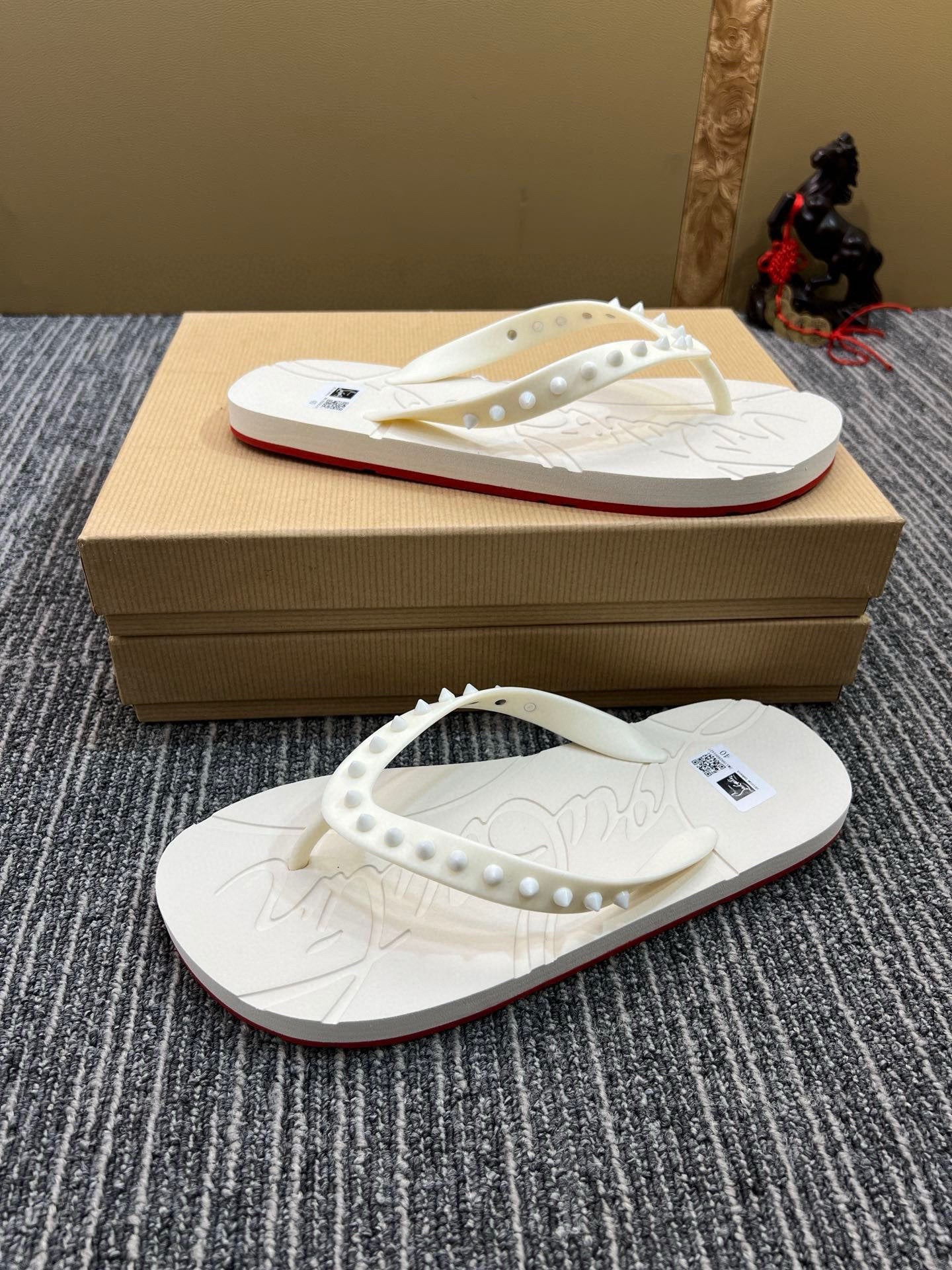 535ZA290ZDE Stylish Slippers