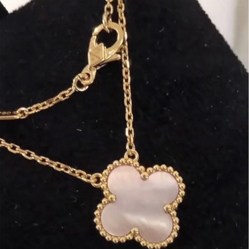 575RVA1KDE Stylish Necklaces