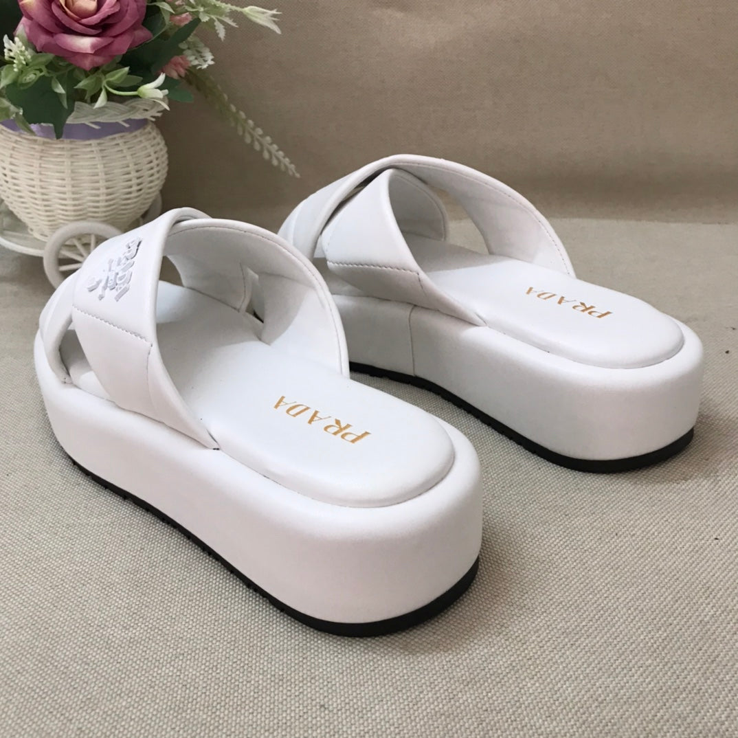 14PD25ZDE Stylish slippers