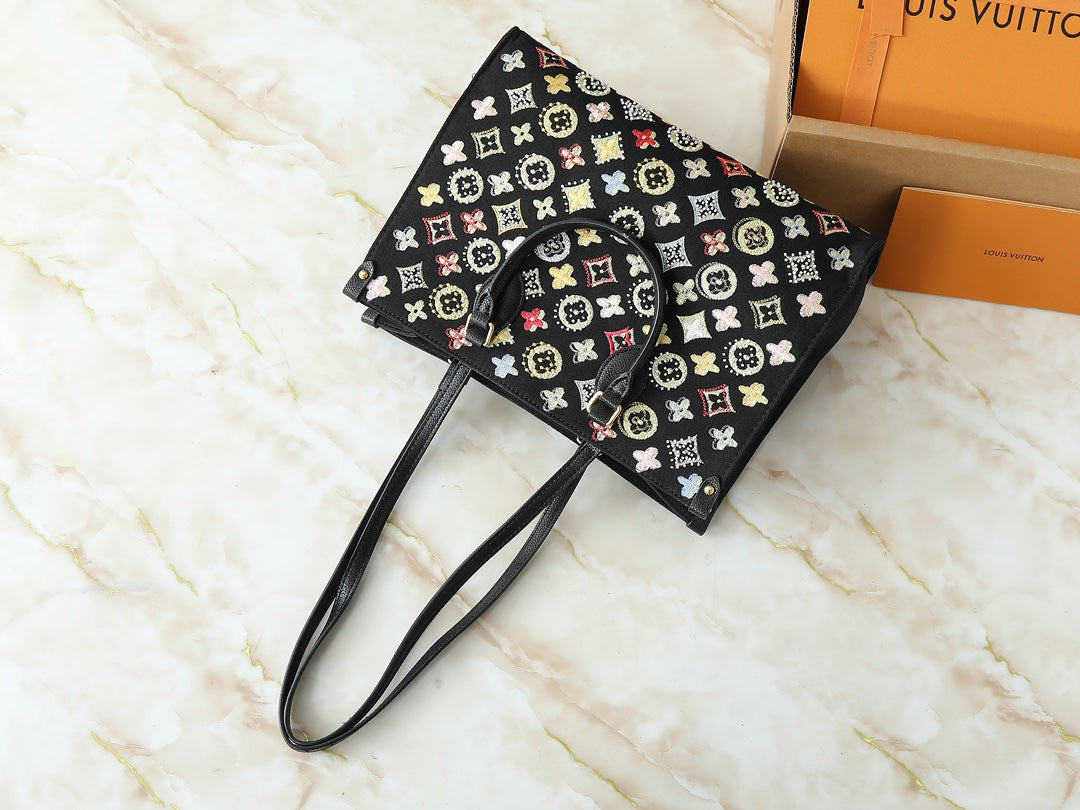 15RE22BDE Stylish genuine leather embroidered bag
