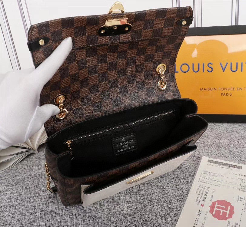 2XE52BDE Stylish leather bag