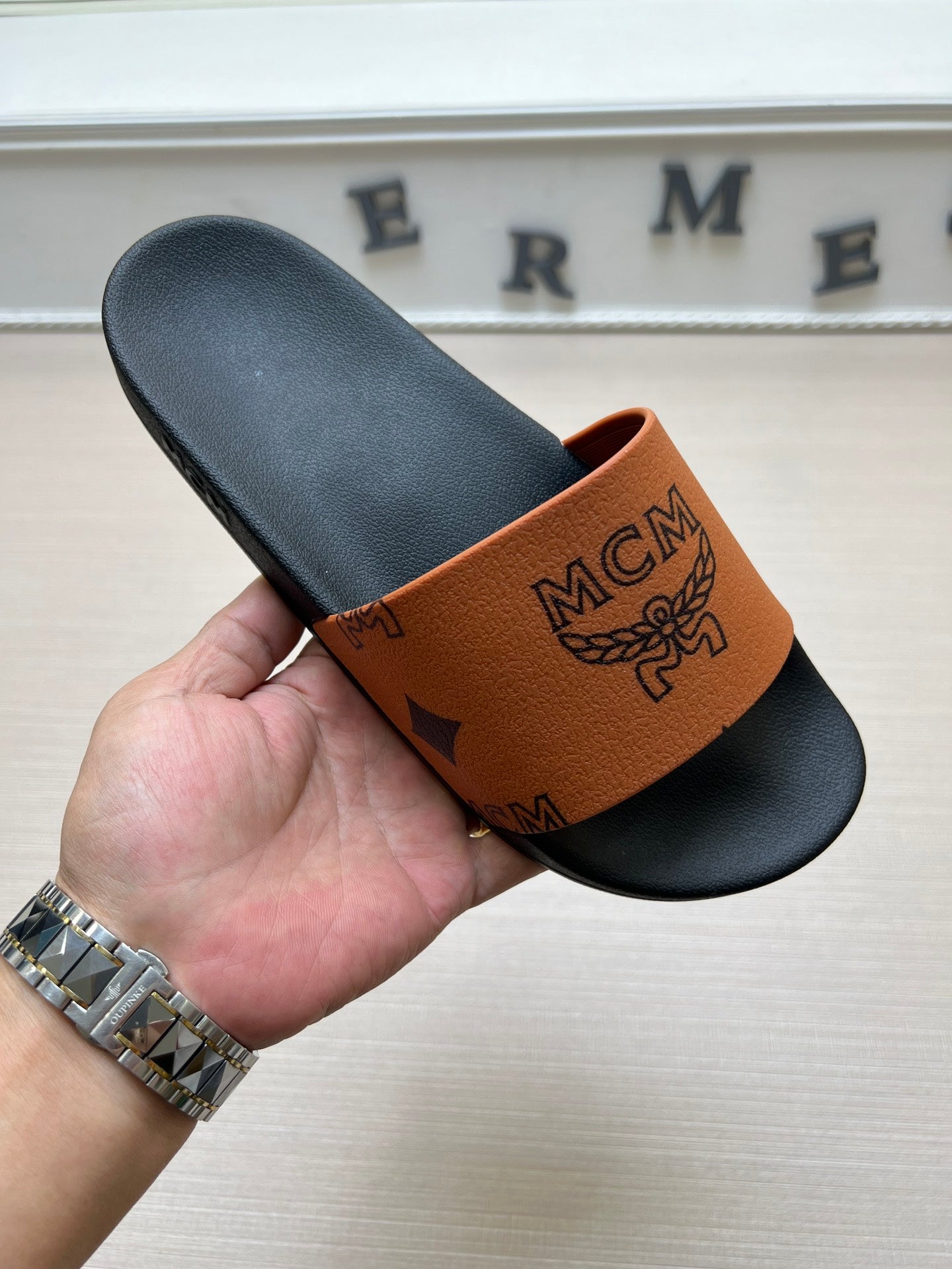 54M43ZDE Stylish slippers