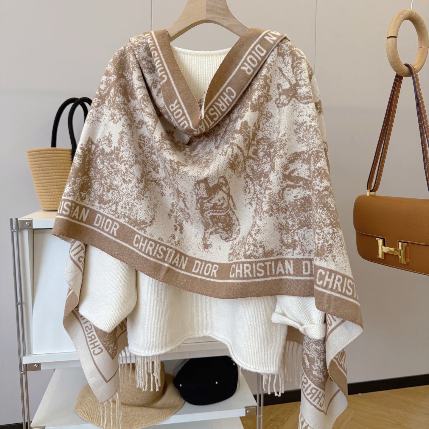 185ZD70WDE Stylish Winter Scarves