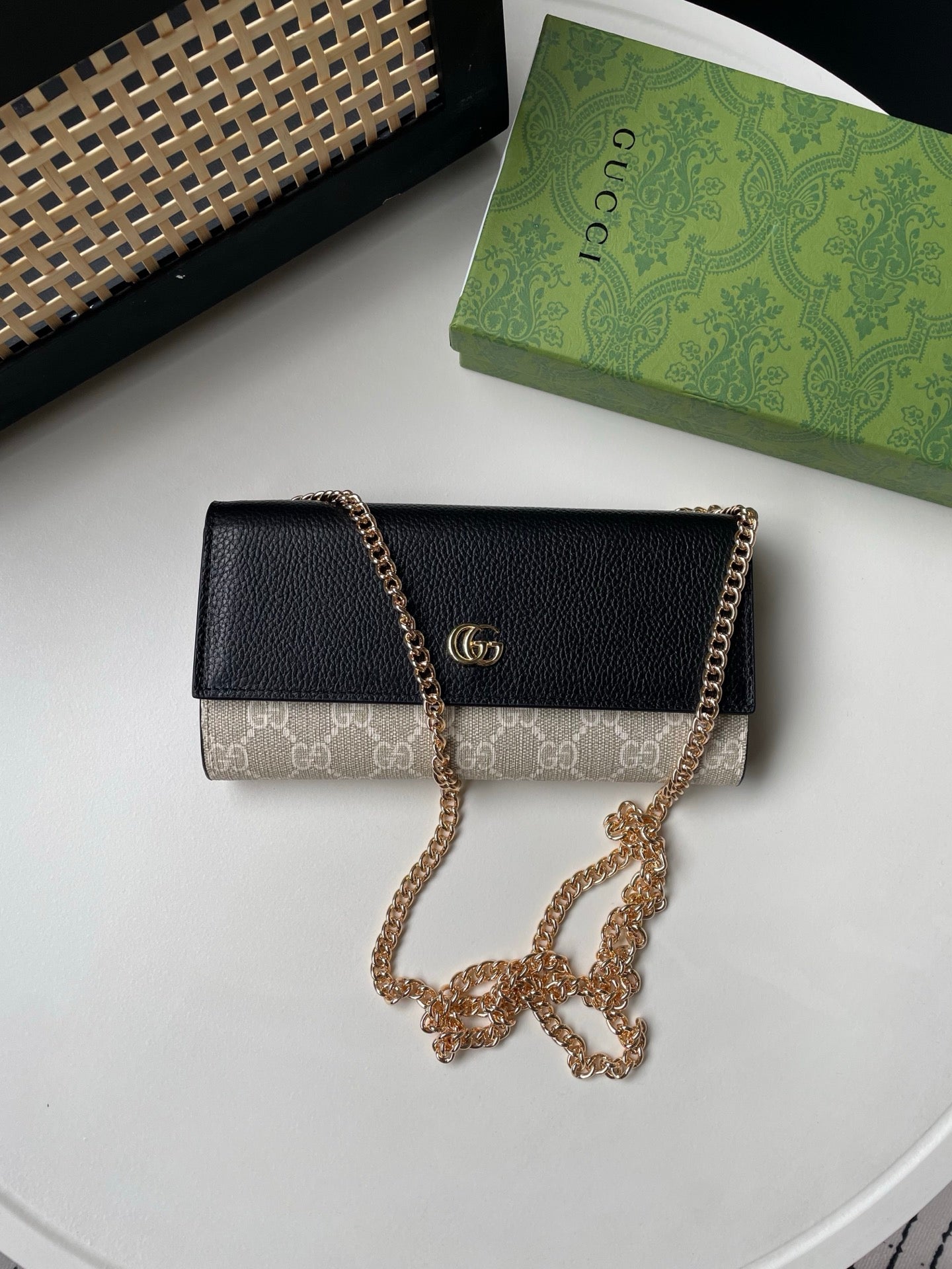 15RB71BDE Stylish leather bag