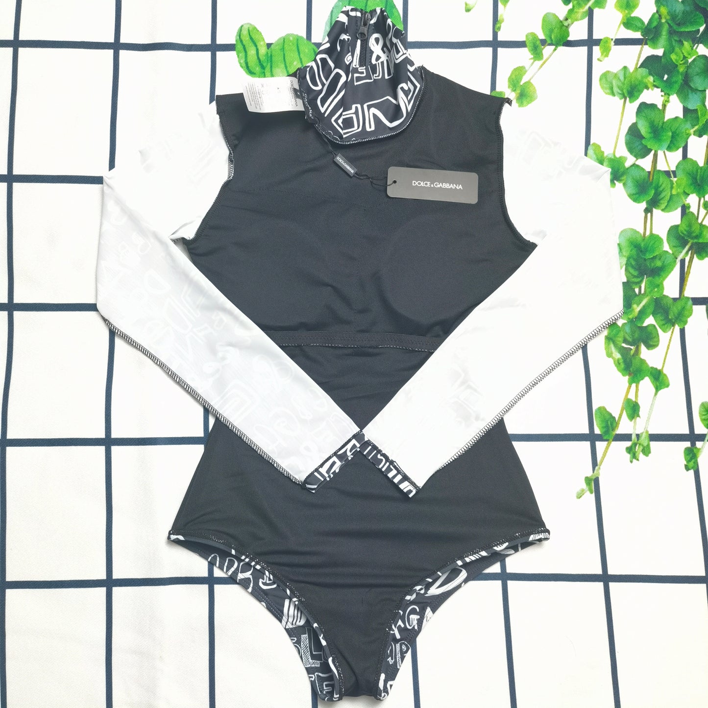 14A105YDE Stylish Long sleeve swimsuit