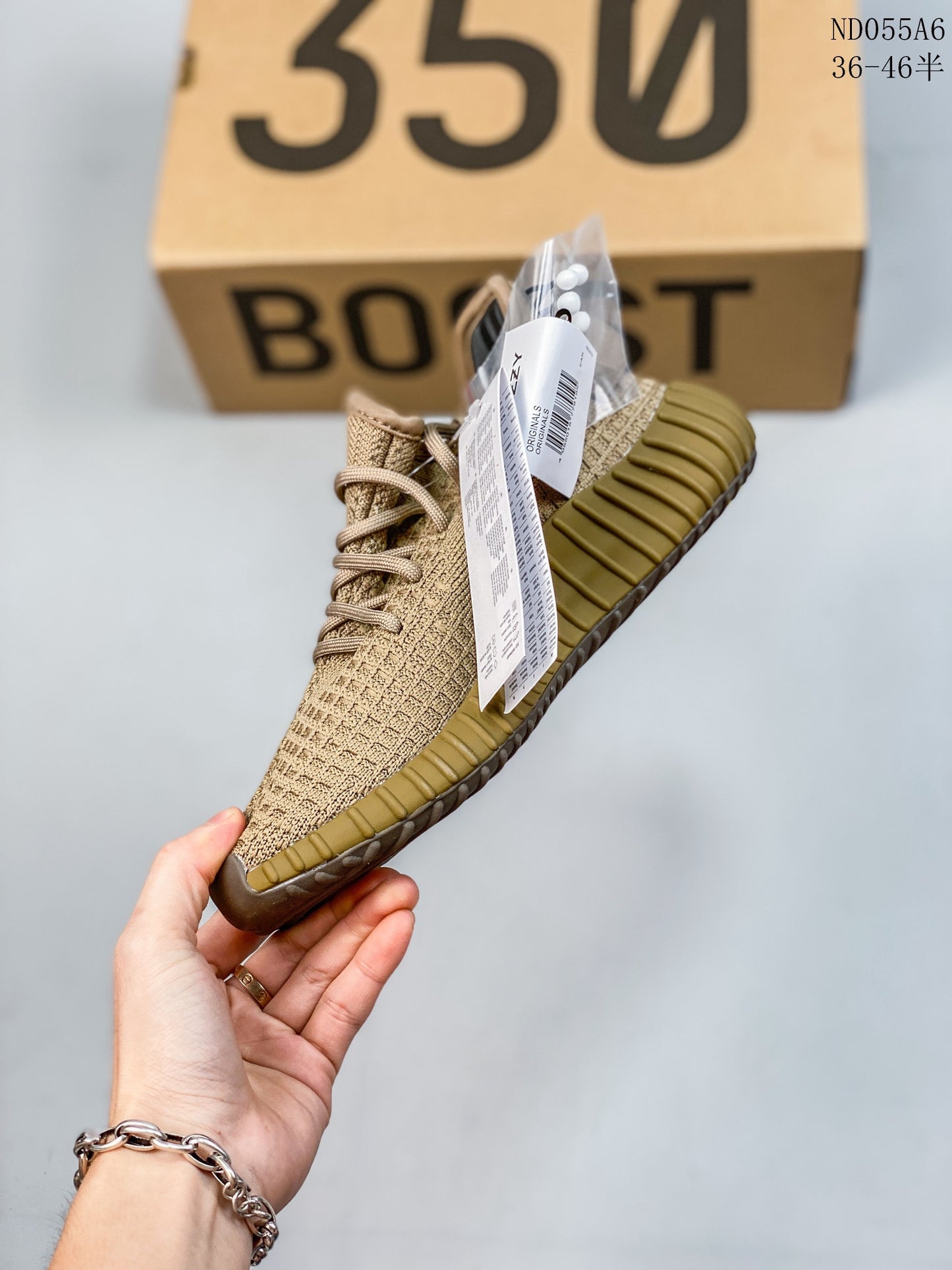 4YA74ZDE Stylish Sneakers (No Box, August-October Big Sale)