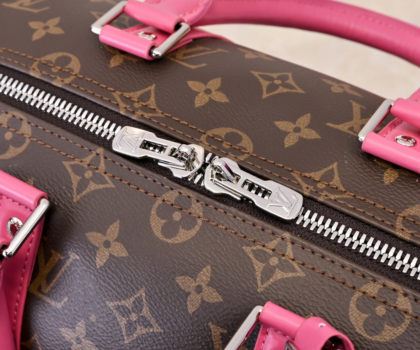 165NE89BDE Stylish leather luggage bags