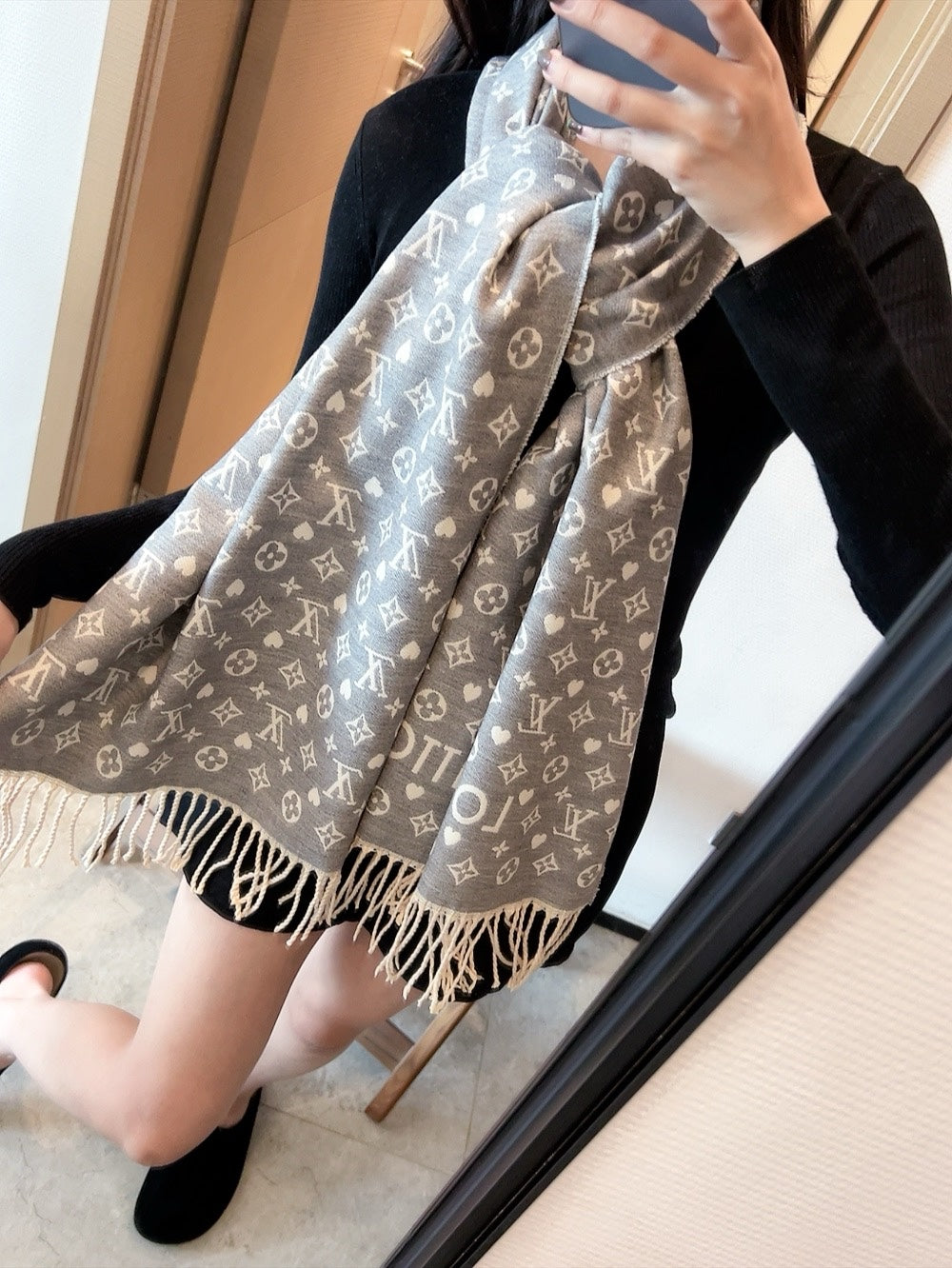 185ZE8WDE Stylish Winter Scarves