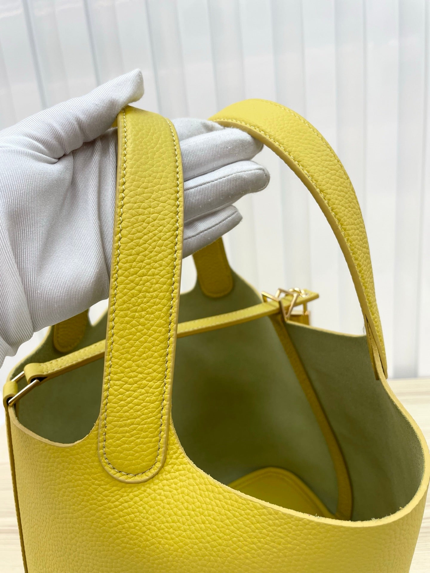 15RH5BDE Stylish leather bag