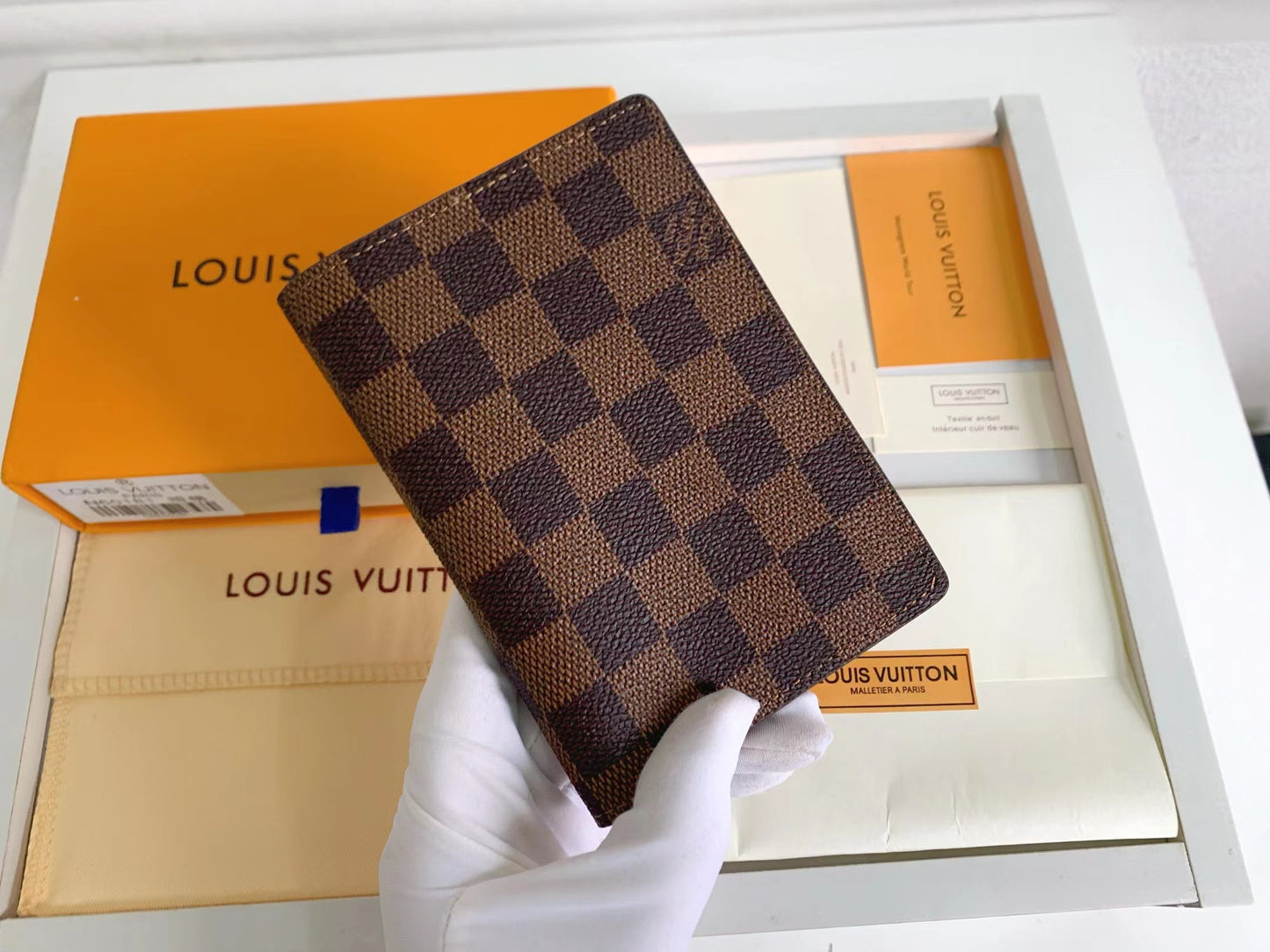 AE300BDE Stylish leather wallets