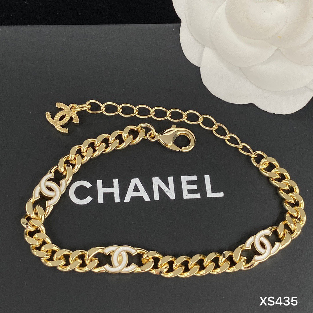 14E571XDE Stylish Earrings Bracelets Necklaces