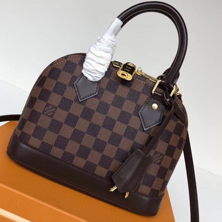 1E27BDE Stylish leather bag