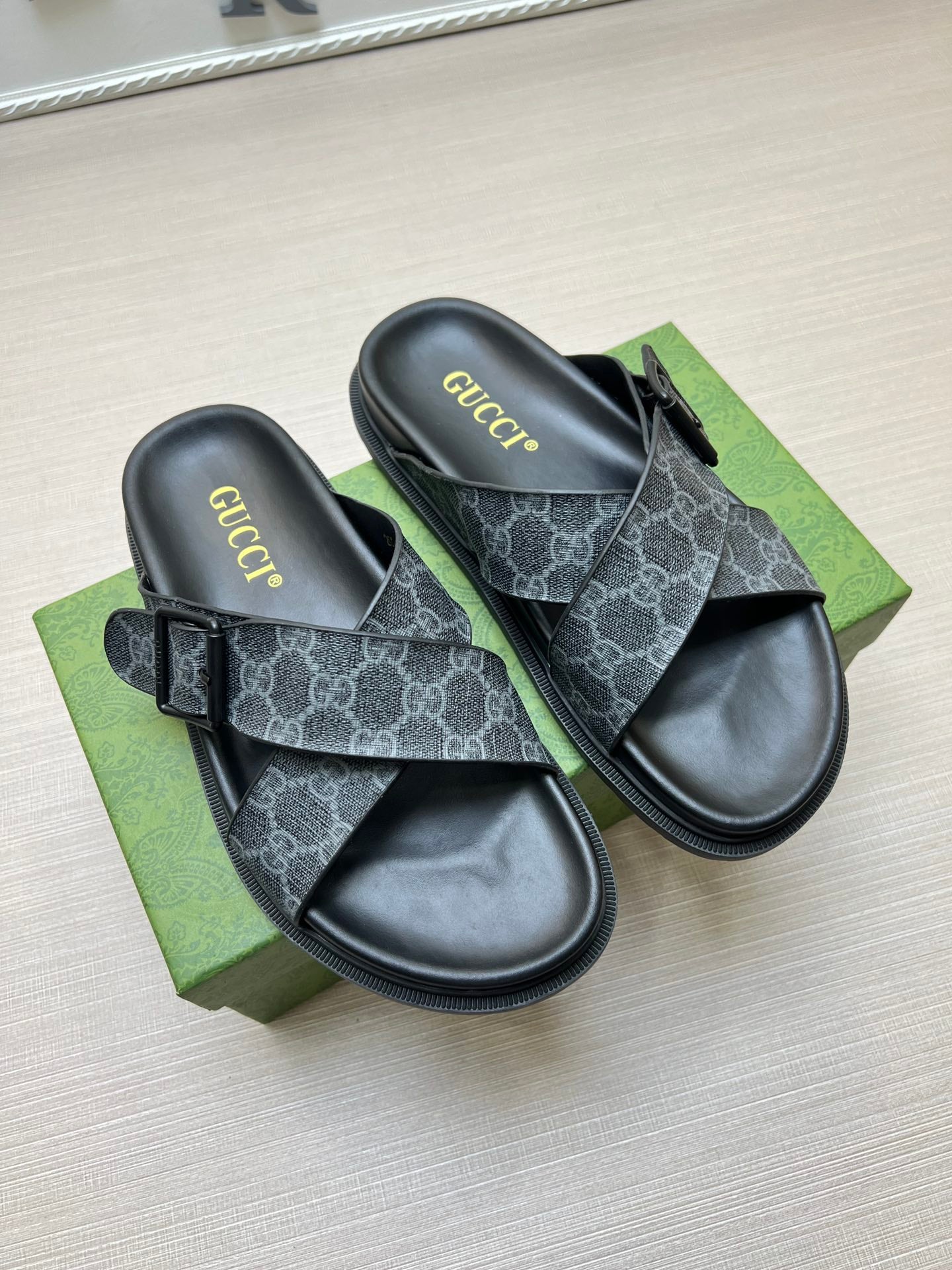 54B92ZDE Stylish slippers