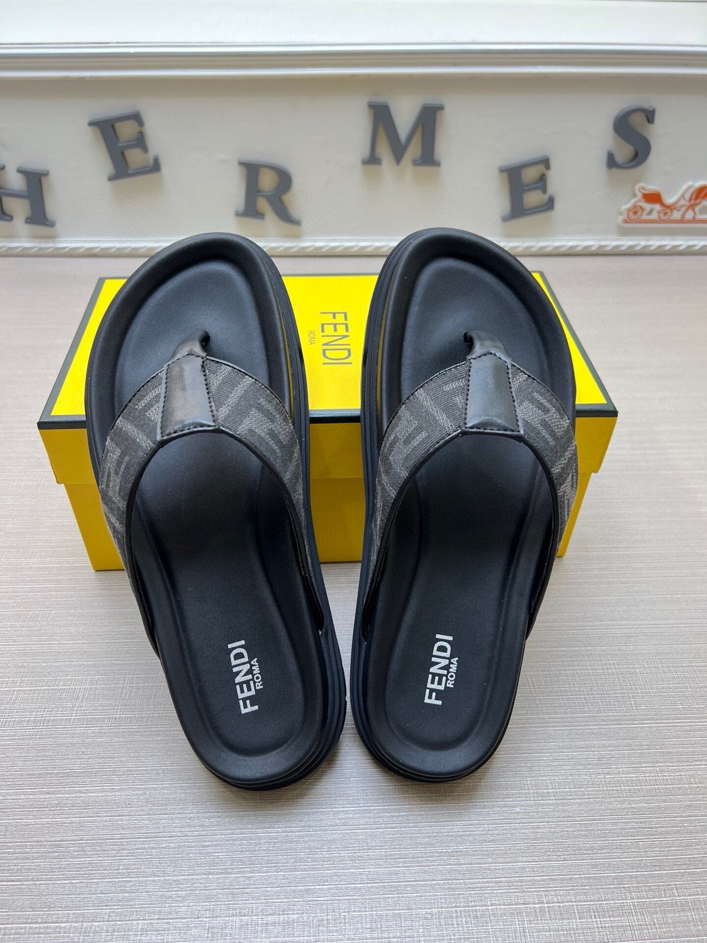 5LF222ZDE Stylish Slippers