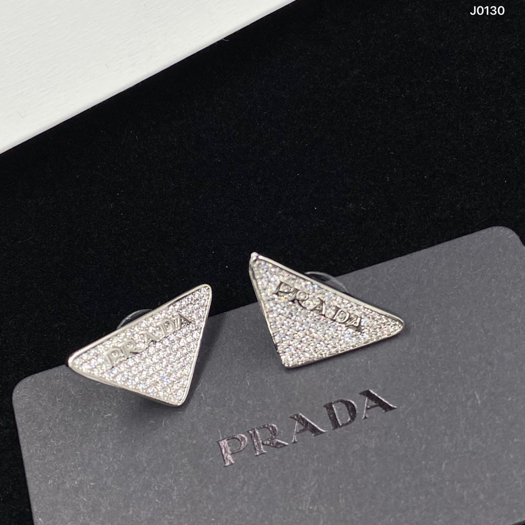 14PD500EDE Stylish Earrings