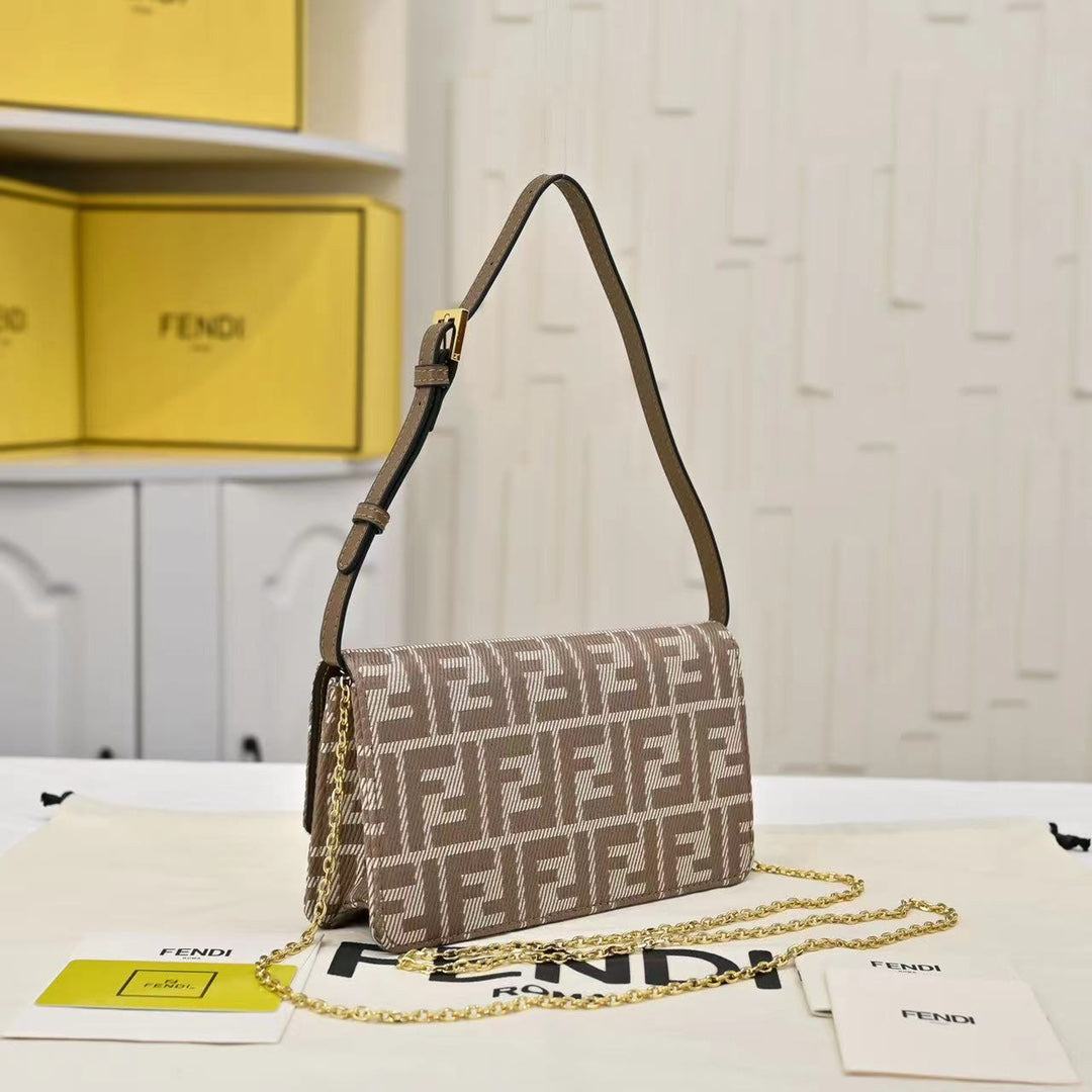 15RF10BDE Stylish Pobag