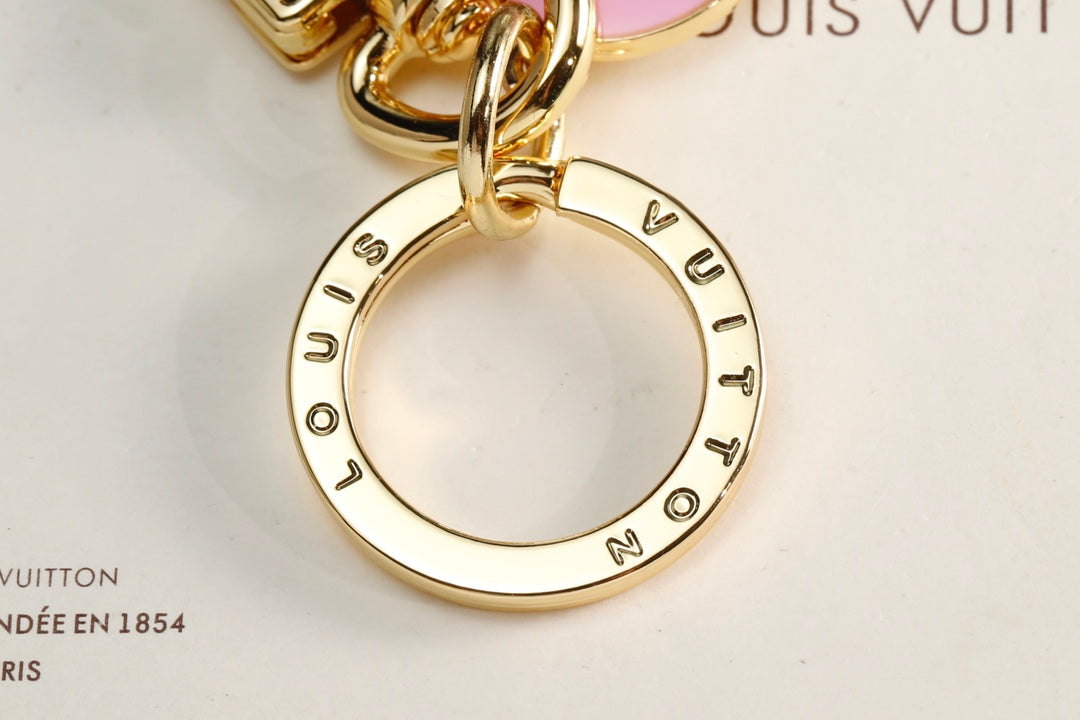 14E5ADE Stylish key closure