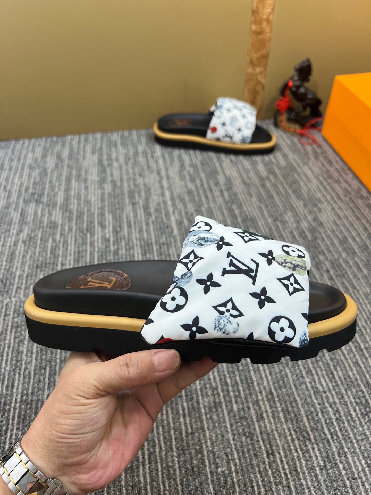 5XF120ZDE Stylish leather quality Slippers