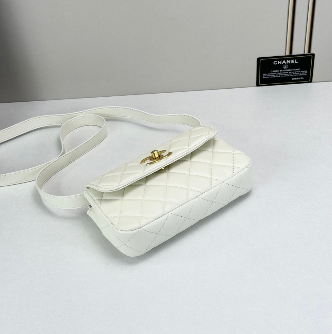 15RC61BDE Stylish leather bag