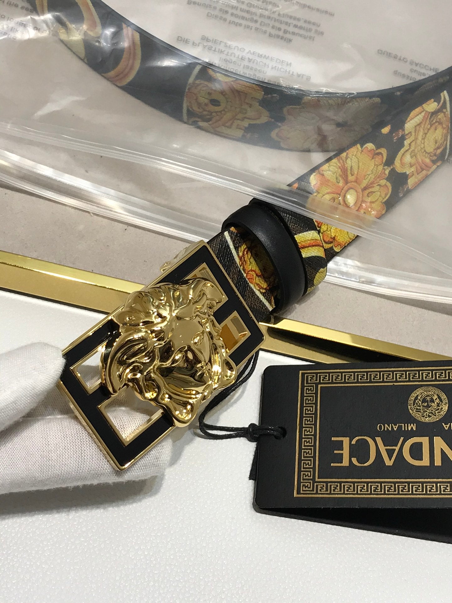 14V82PDE Stylish High quality belt With full package