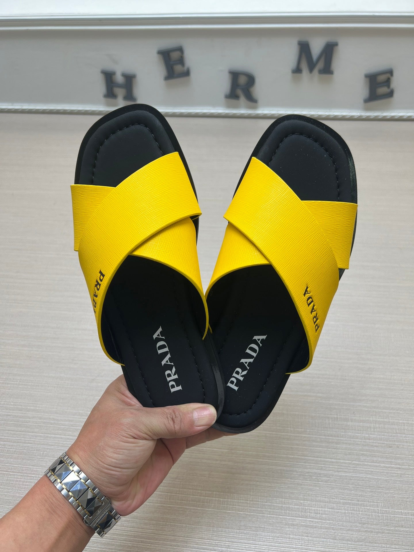 54PD75ZDE Stylish slippers