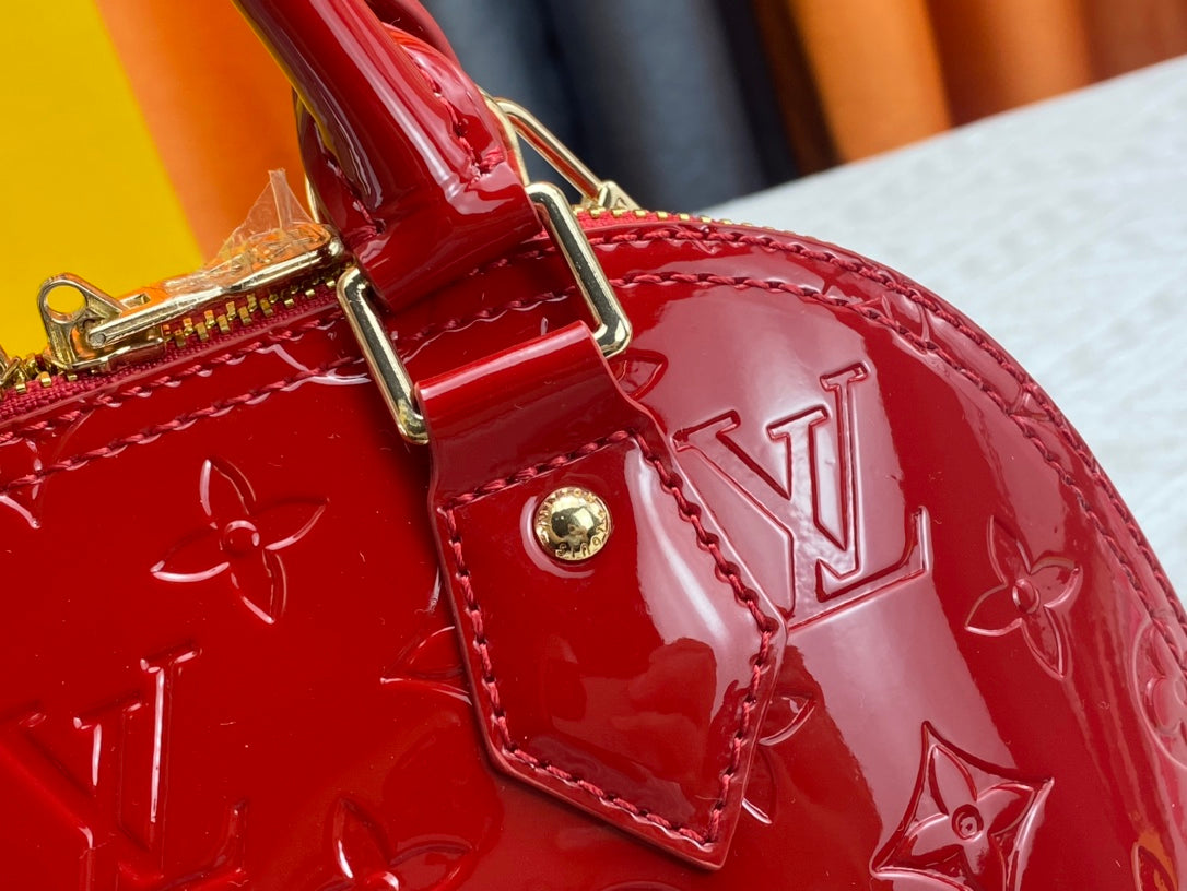 165NE97BDE Stylish leather bag