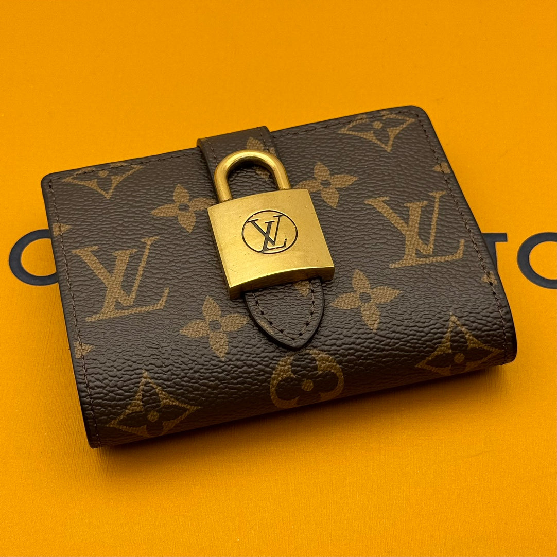 155NE82BDE Stylish leather bag